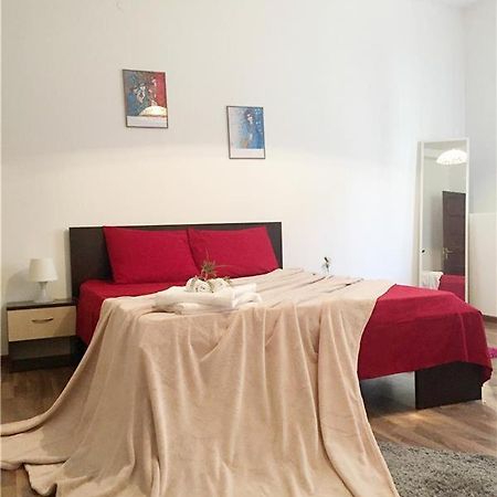 Апартаменты Luxury Apartament Бухарест Экстерьер фото