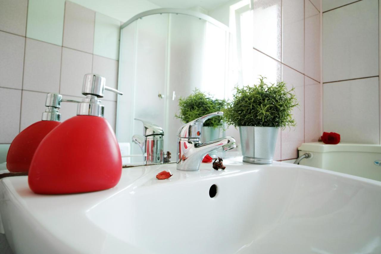 Апартаменты Luxury Apartament Бухарест Экстерьер фото
